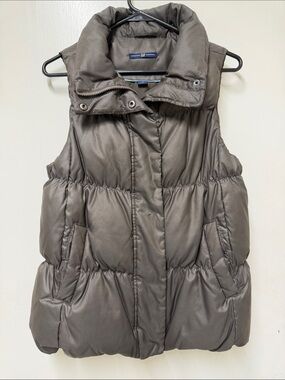 GAP Quilted Puffer Vest in Taupe